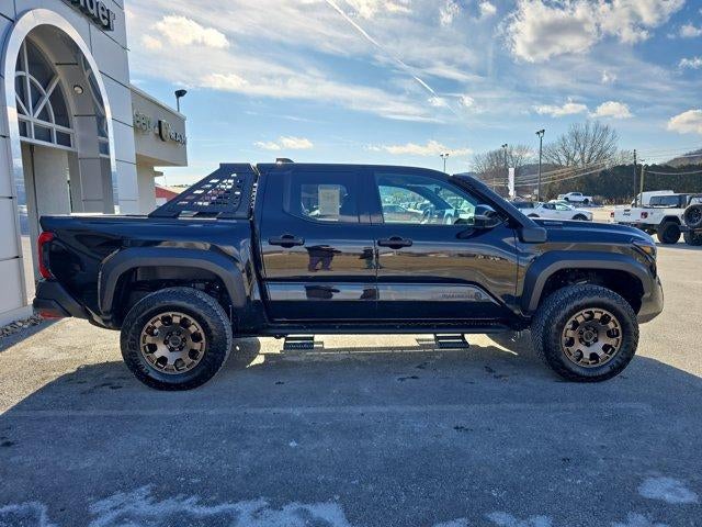 2025 Toyota Tacoma 4WD 4WD Trailhunter Hybrid Double Cab 5' Bed AT (Natl)