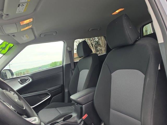 2023 Kia Soul LX IVT