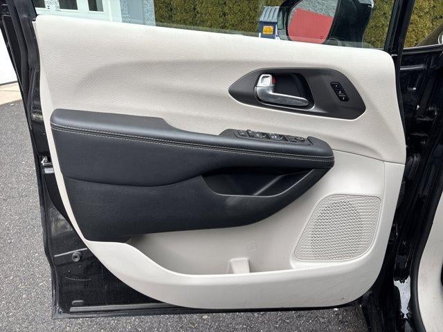 2024 Chrysler Pacifica Touring L FWD