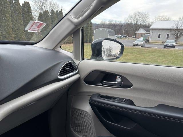 2024 Chrysler Pacifica Touring L FWD