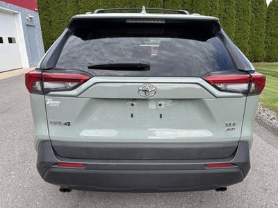 2020 Toyota RAV4 XLE AWD (Natl)