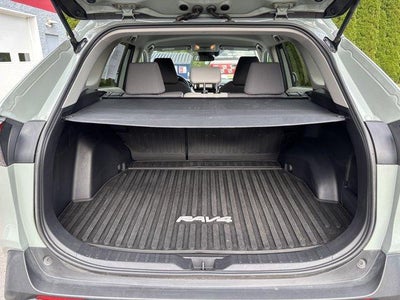 2020 Toyota RAV4 XLE AWD (Natl)