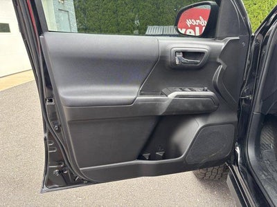 2023 Toyota Tacoma 4WD 4WD TRD Off Road Double Cab 5' Bed V6 AT (Natl)