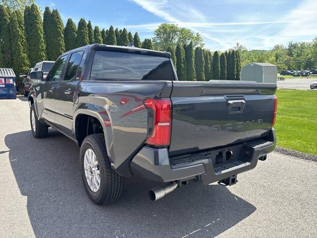 2026 Toyota Tacoma 2WD 2WD SR5 Double Cab 5' Bed AT (SE)