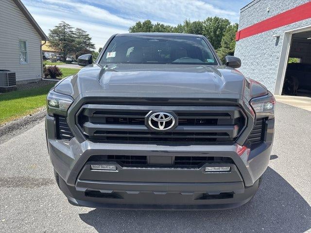 2026 Toyota Tacoma 2WD 2WD SR5 Double Cab 5' Bed AT (SE)