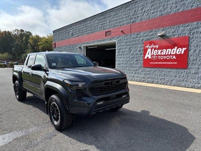 2026 Toyota Tacoma 4WD 4WD TRD Off Road Double Cab 5' Bed AT (Natl)