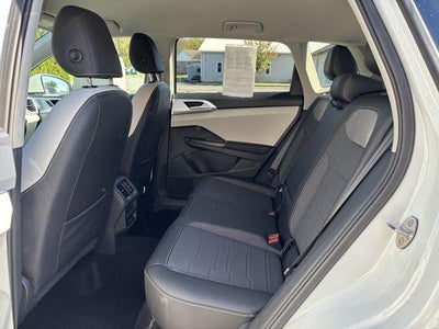 2026 Volkswagen Taos SE 4MOTION