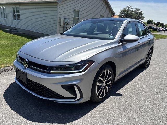 2025 Volkswagen Jetta SE Auto