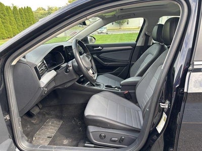2025 Volkswagen Jetta SE Auto