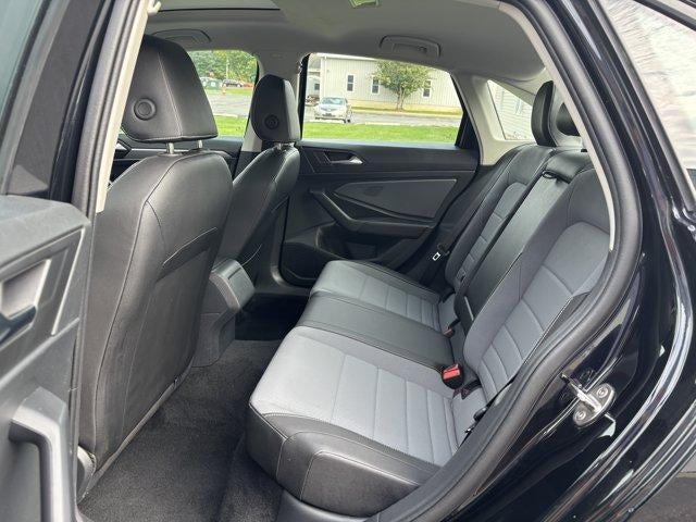 2025 Volkswagen Jetta SE Auto