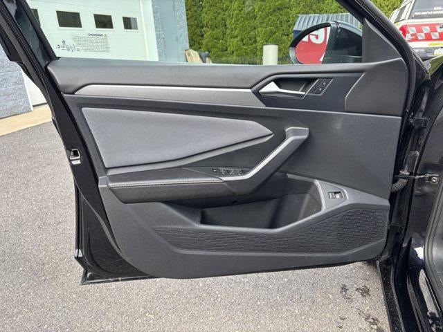 2025 Volkswagen Jetta SE Auto
