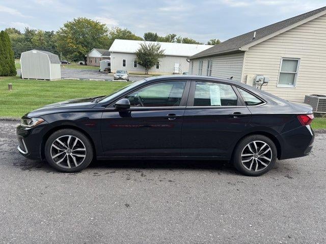 2025 Volkswagen Jetta SE Auto