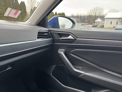 2024 Volkswagen Jetta SE Auto