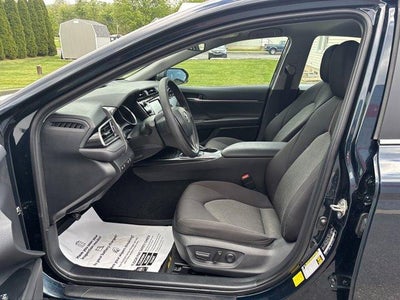 2020 Toyota Camry LE Auto (SE)