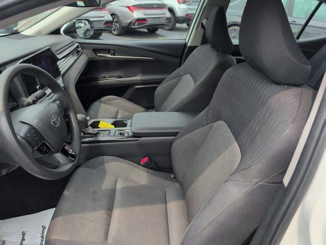 2025 Toyota Camry LE (SE)