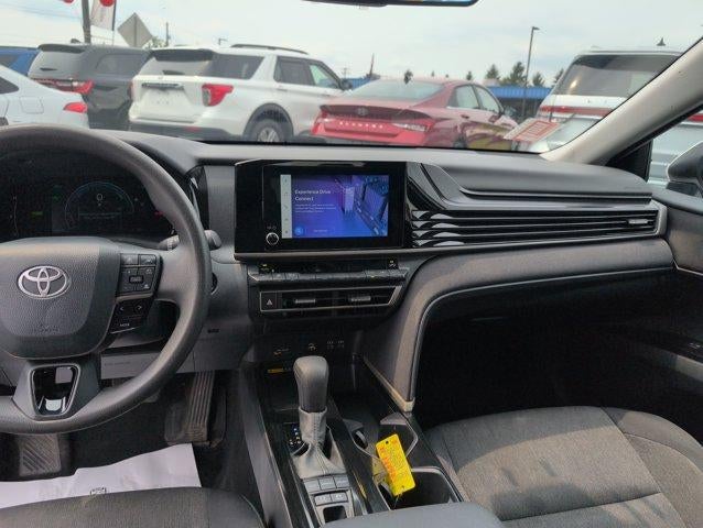 2025 Toyota Camry LE (SE)