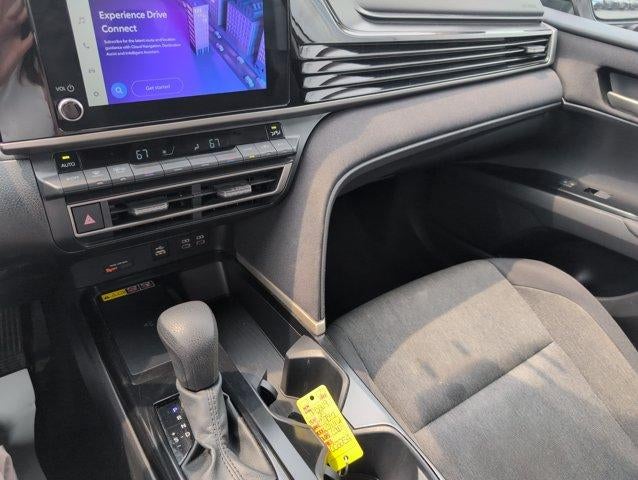 2025 Toyota Camry LE (SE)