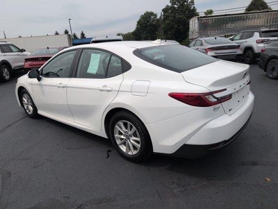 2025 Toyota Camry LE (SE)