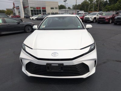 2025 Toyota Camry LE (SE)
