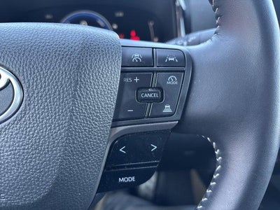 2025 Toyota Camry SE (SE)