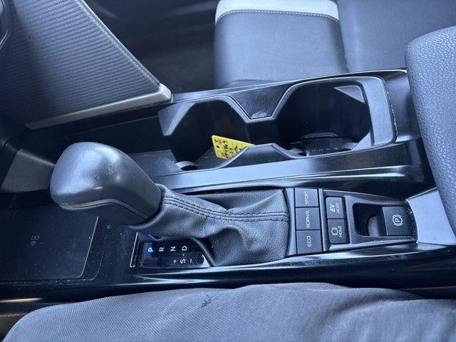 2025 Toyota Camry SE (SE)