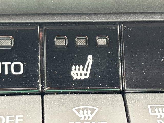 2026 Toyota Camry SE AWD (Natl)