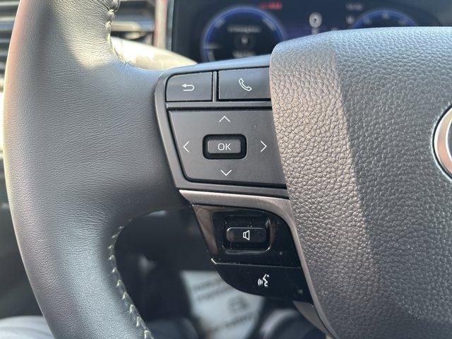 2025 Toyota Camry XLE AWD (Natl)