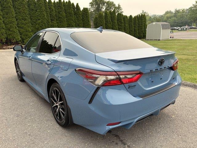 2024 Toyota Camry SE Auto (SE)