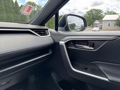 2022 Toyota RAV4 Hybrid SE AWD (Natl)