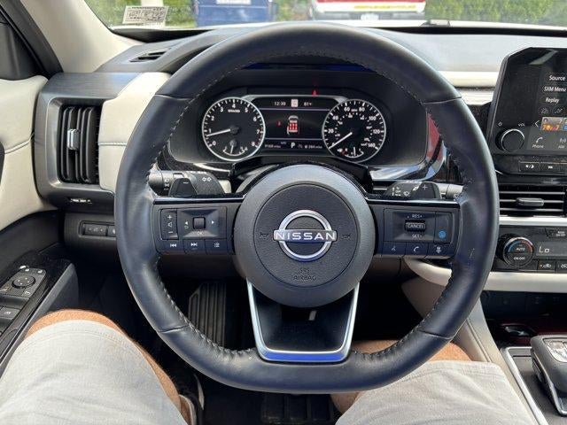 2025 Nissan Pathfinder SL 4WD