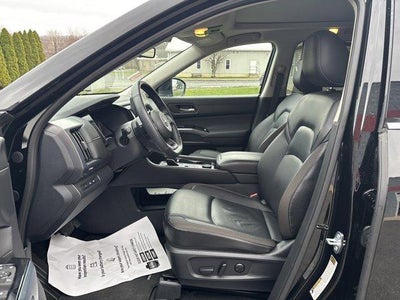 2025 Nissan Pathfinder SL 4WD