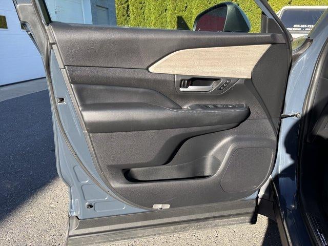 2024 Toyota Grand Highlander Hybrid Limited AWD (Natl)