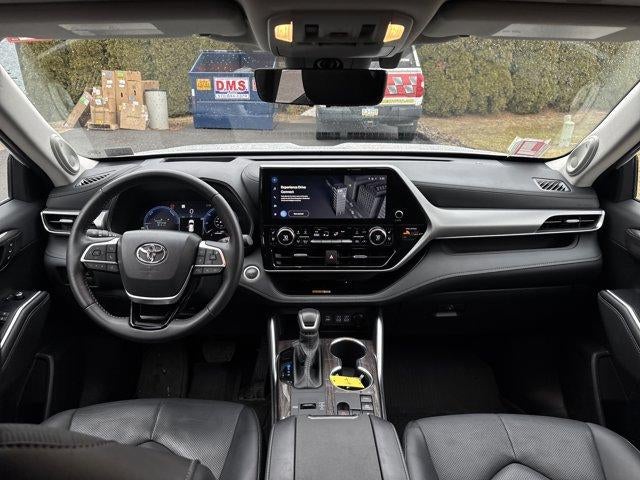 2025 Toyota Highlander Hybrid Platinum AWD (Natl)