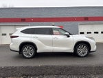 2025 Toyota Highlander Hybrid Platinum AWD (Natl)