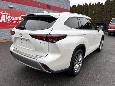 2025 Toyota Highlander Hybrid Platinum AWD (Natl)