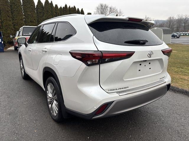 2025 Toyota Highlander Hybrid Platinum AWD (Natl)