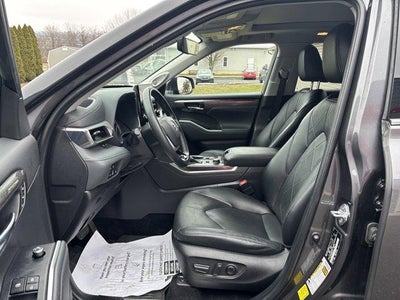 2022 Toyota Highlander Platinum AWD (Natl)