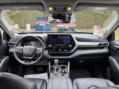 2022 Toyota Highlander Platinum AWD (Natl)