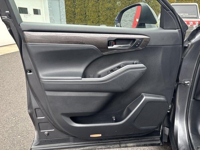 2022 Toyota Highlander Platinum AWD (Natl)