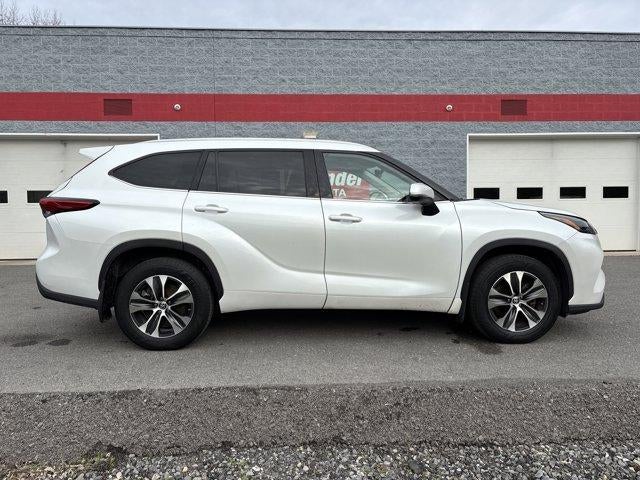 2022 Toyota Highlander XLE AWD (Natl)