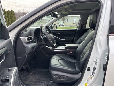 2022 Toyota Highlander XLE AWD (Natl)