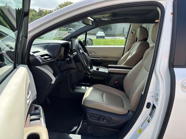 2021 Toyota Sienna XLE FWD 8-Passenger (Natl)