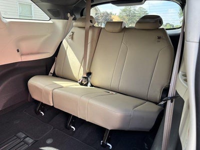 2021 Toyota Sienna XLE FWD 8-Passenger (Natl)