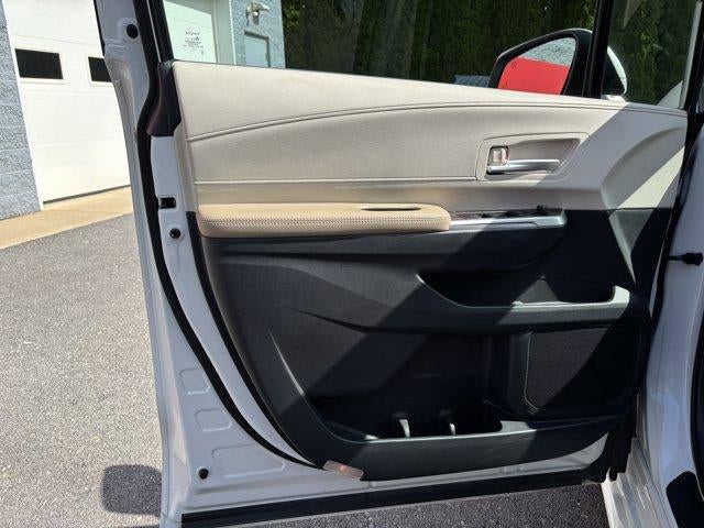 2021 Toyota Sienna XLE FWD 8-Passenger (Natl)