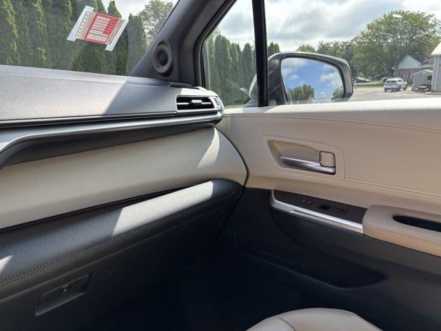 2021 Toyota Sienna XLE FWD 8-Passenger (Natl)