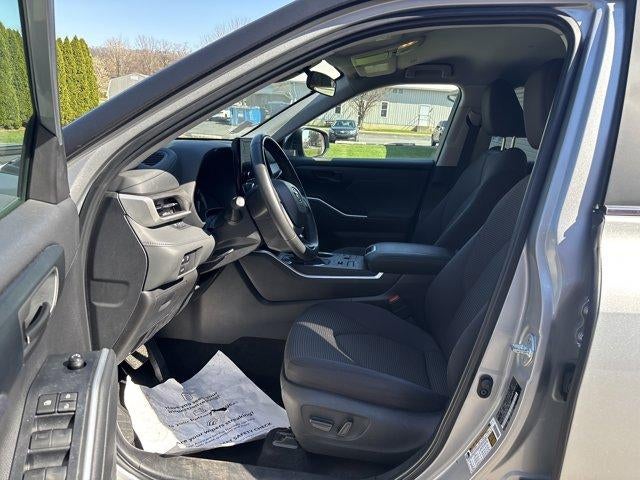 2024 Toyota Highlander LE AWD (SE)