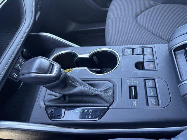 2024 Toyota Highlander LE AWD (SE)