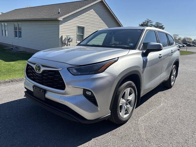 2024 Toyota Highlander LE AWD (SE)