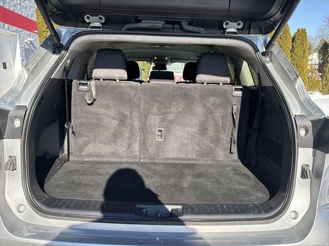 2024 Toyota Highlander LE AWD (SE)