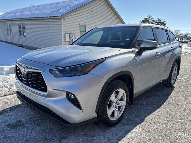 2024 Toyota Highlander LE AWD (SE)